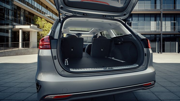 kia_ceed_sw_shot_017_a_v03
