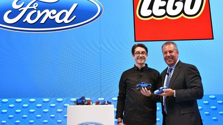 A Ford és a LEGO Sebesség Bajnokai bemutatja a Mustang és az F-150 Raptor készleteket