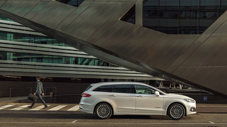 Ford Mondeo Hybrid stationcar