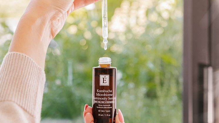 Éminence Organics. Kombucha Microbiome Luminosity Serum social