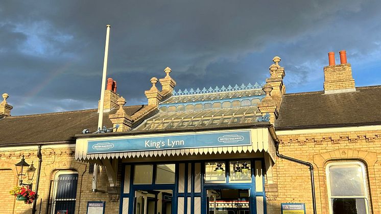 King's Lynn station entrance.jpg