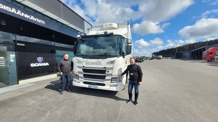 Tampereen ensimmäinen täyssähköinen Scania otettiin liikenteeseen 