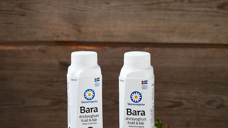 ”Bara” Drickyoghurt frukt och bär erbjuds i 330 ml förpackning i två omtyckta smaker – Jordgubb & Hallon och Blåbär & Björnbär. 
