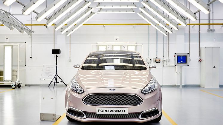 A Ford pénteken megnyitotta első három FordStore kiemelt márkakereskedését Budapesten és környékén
