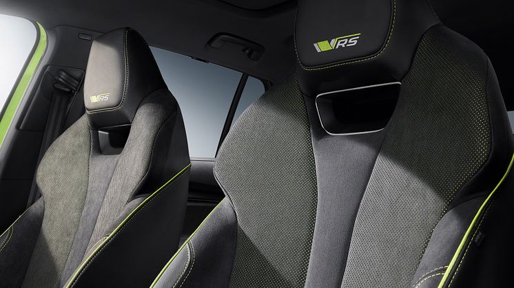 enyaq_rs_seats_logo_detail_9ef0cf56