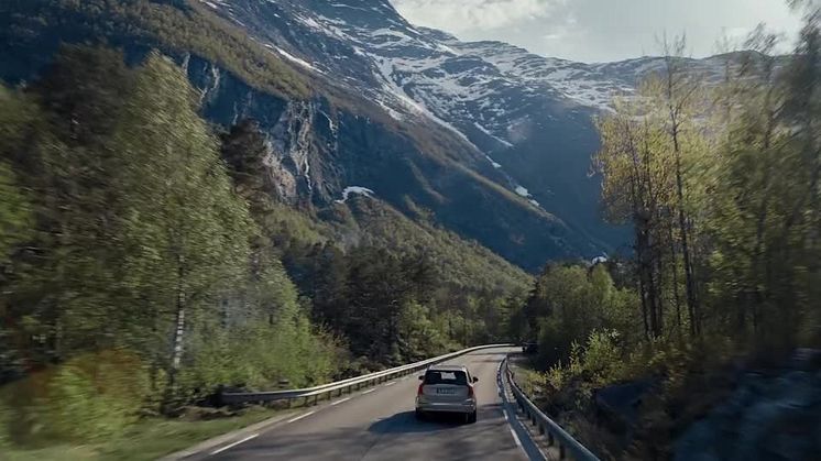 Ny Volvo XC90 running footage