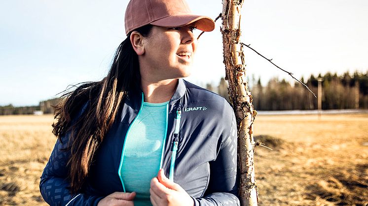 Sara Rönne, traningsgladje.se i Breakaway jacket och Active Comfort tee från Craft