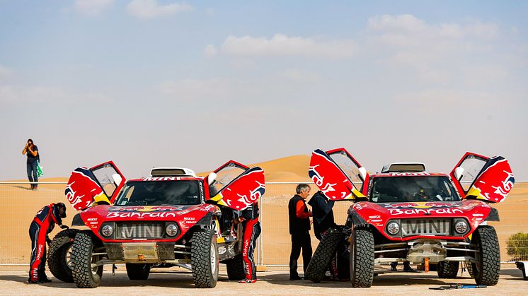 Dakar Rally, Saudi Arabia, MINI JCW Buggy, Carlos Sainz, Stéphane Peterhansel