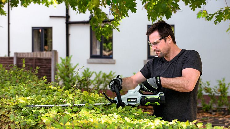 Ego_HedgeTrimmer_Position_C_4 (2).jpg