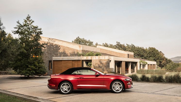 FORD MUSTANG 2017 (11)