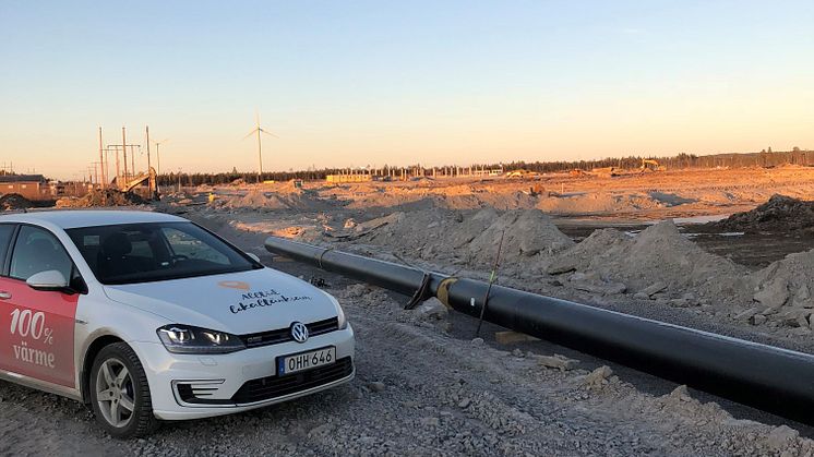 Ledningen som förläggs kommer att bli drygt en kilometer lång och möjliggör för nya  kunder på området att ansluta sig till nätet. 
