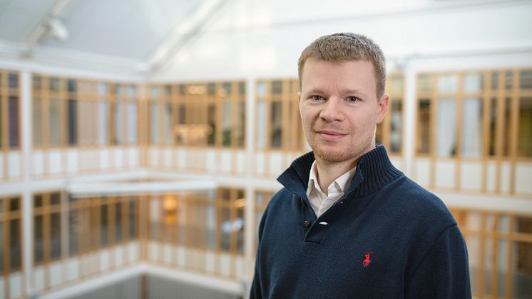 Alexandre Bartel är professor vid institutionen för datavetenskap, Umeå universitet. Nu varnar han och flera europeiska forskare om svagheter i ett av världens största programmeringsspråk. Foto: Mattias Pettersson