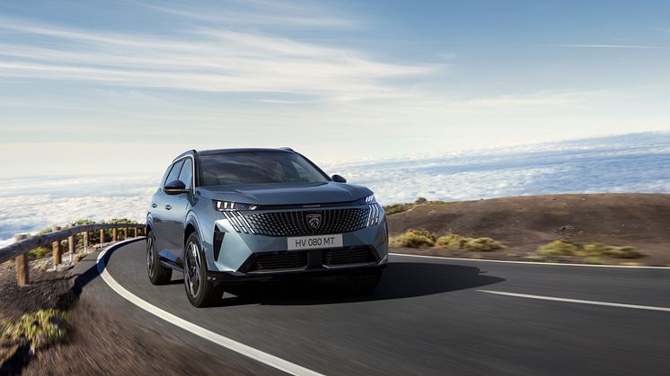 PEUGEOT_E5008_LONG_RANGE_2403CV_260_FR.jpg