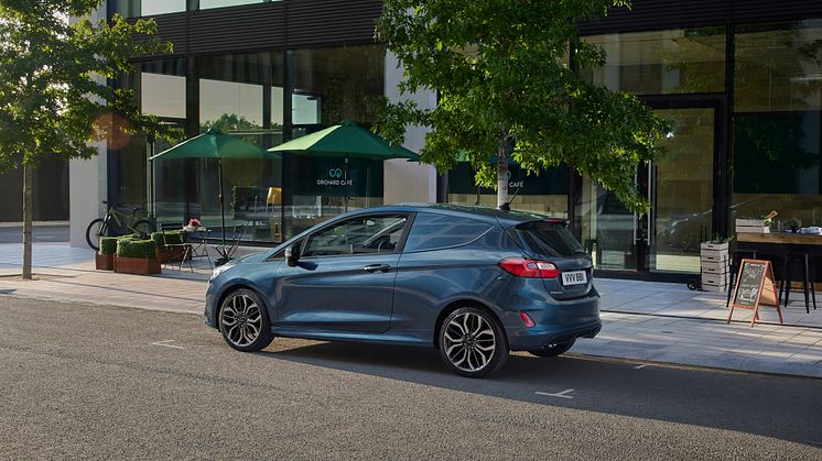 FORD_2021_FIESTA_VAN_05