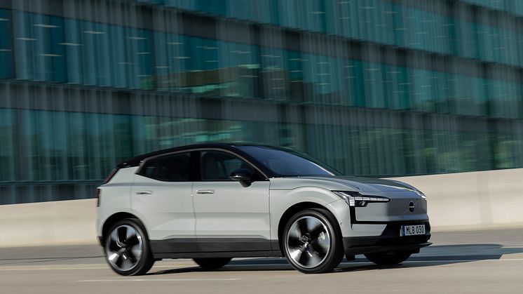 Volvo_EX30_VapourGrey