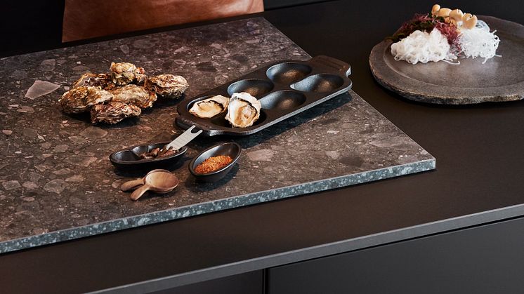 Drømmekjøkkenet S45 Bistro ask brunbeiset/ svart 