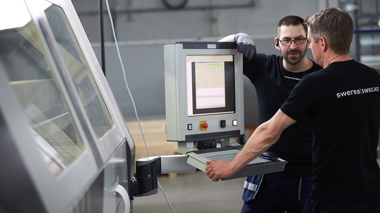 Arbete vid sandprintern i Swerea SWECAST:s Casting Demonstration Centre. Foto: Patrik Svedberg