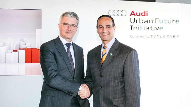 Audi brings automated parking to the Boston area - Audi CEO Rupert Stadler and Joseph A. Curtatone, Mayor of Somerville, sign a Memorandum of Understanding
