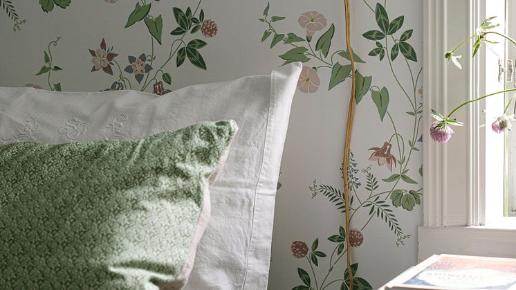 MidsummerEve-1_Image_Roomshot_Bedroom_Item_7680_PR
