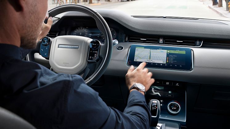 RR_EVQ_20MY_Infotainment_S44_221118_03