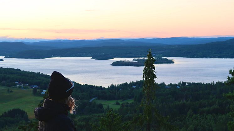 Höga Kusten är sedan tidigare känd för att vara en attraktiv inspelningsplats med storslagna vyer och äventyr runt knuten. Något som vi kommer att få se ännu mer av på tv framöver.  