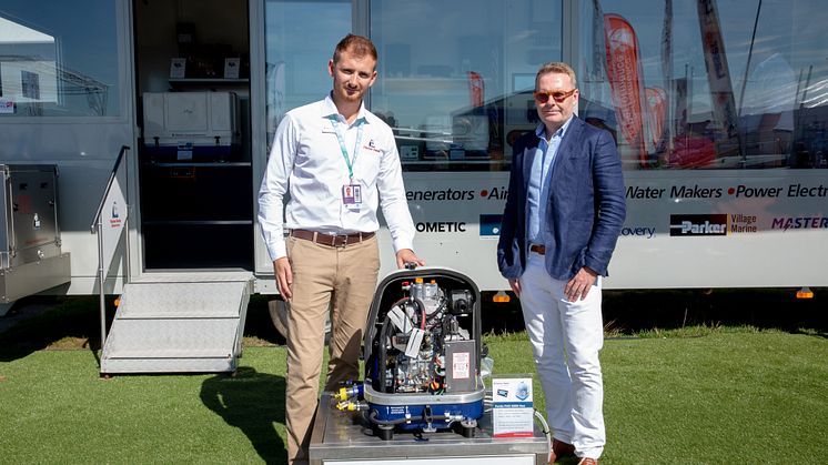 Hi-res image - Fischer Panda UK - Fischer Panda UK’s Marketing Director, Chris Fower, and Fairline’s Design and Engineering Director, Wayne Huntley, at Southampton Boat Show