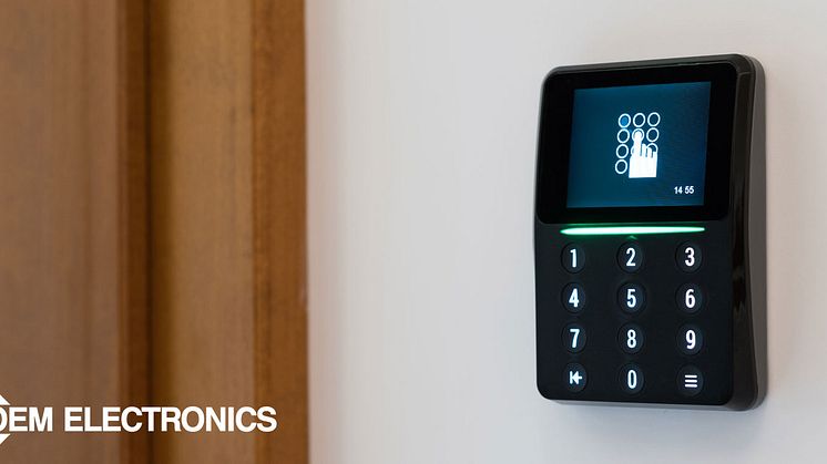 Till den läsaren i Bravidas nya passersystem levererar vi på OEM Electronics både knappsats och displayglas.