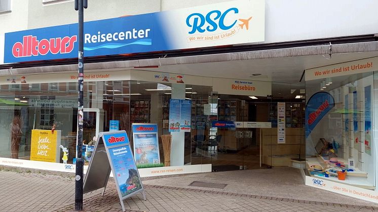 14 ehemalige RSO-Büros präsentieren sich bereits so wie der Standort Bochum-Wattenscheid im alltours Reisecenter Look and Feel.