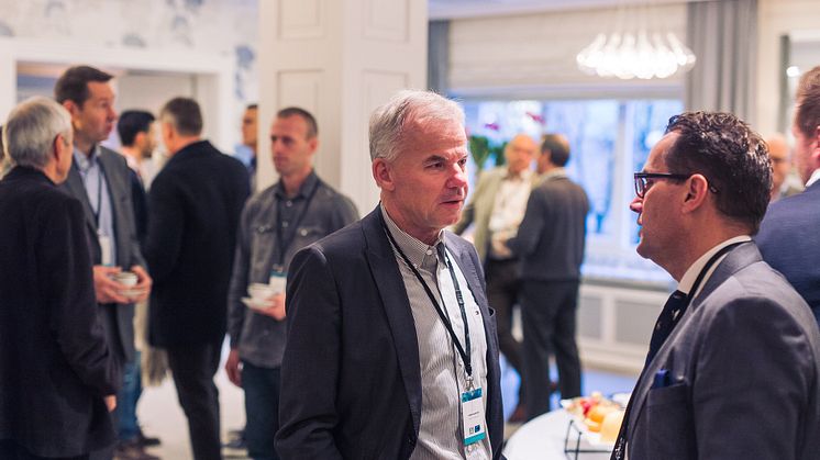 Svein Bognar, salgssjef energitjenester, mingler under LOS Energy Day