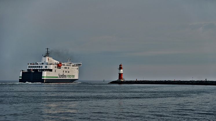 Jungfernfahrt von Scandlines' neuer Hybridfähre "Berlin" - 23. Mai 2016