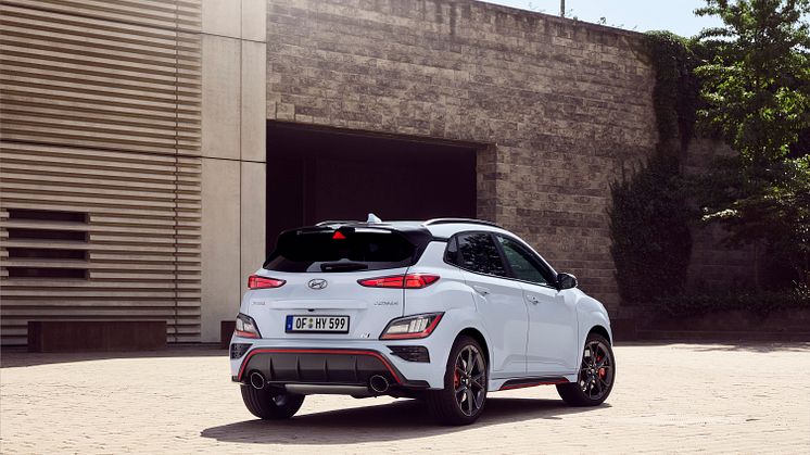 hyundai-kona-n-test-drive-sonic-blue-static-01