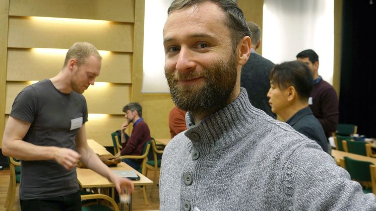 AI för betygsättning diskuteras på hackaton 19 januari. Projektledare är Loïs Vanhée, universitetslektor på Institutionen för datavetenskap vid Umeå universitet.