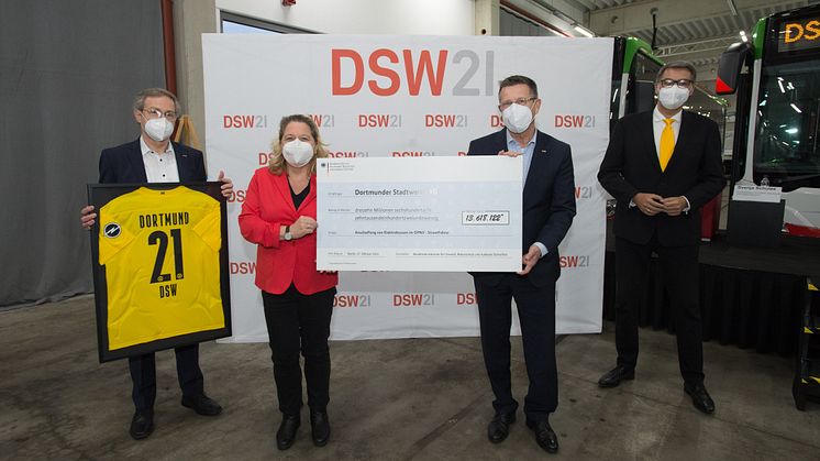 Bundesumweltministerin übergibt Fördersumme