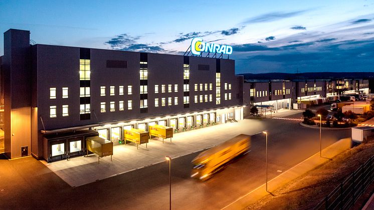 Aus Wernberg in die Welt: Durchschnittlich verlassen 50.000 Pakete pro Tag das Conrad Logistikzentrum. 