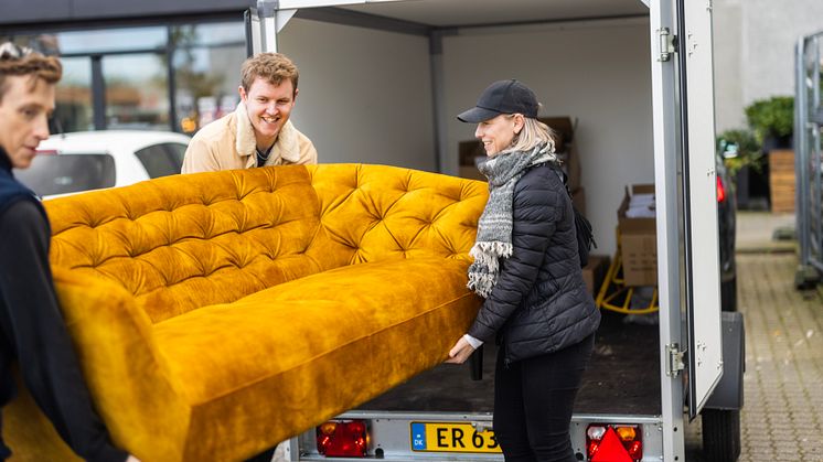 Mange nordmenn bruker sommerferien til å flytte, og særlig unge under 30 år skifter bolig på denne tiden av året. Mange av dem har lite erfaring med å kjøre med henger, men med riktig forarbeid og et par gode råd kan man oppnå trygg kjøring. 