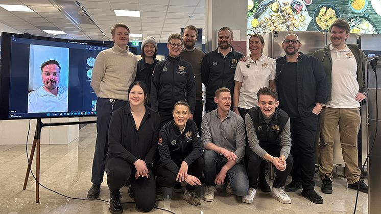 Svenska Kocklandslaget på plats i showroomet på Electrolux Professionals huvudkontor.