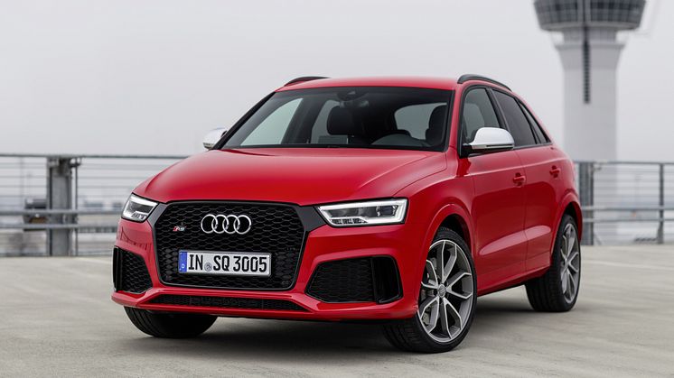 Audi RS Q3 i Misano Red front