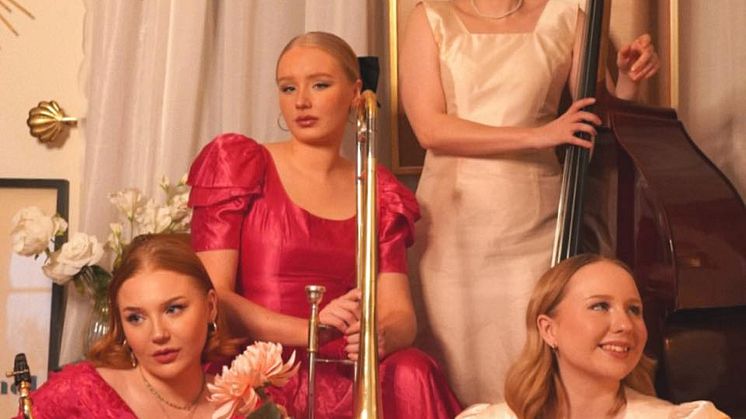Carling Sisters.jpg
