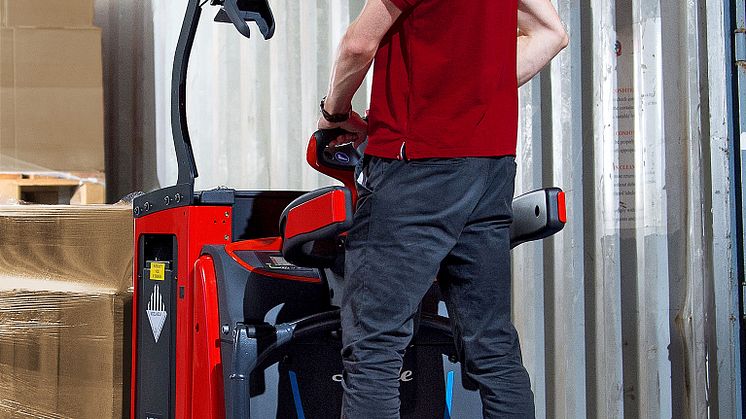 Linde Material Handling utökar sortimentet av låglyftare och staplare