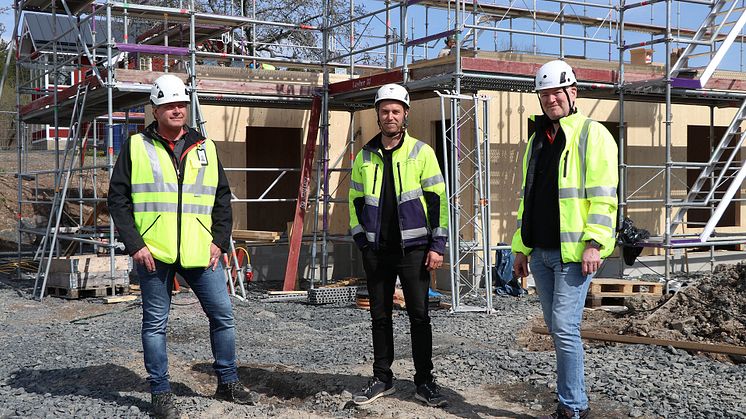 Jonny Huhta fältsäljare Würth, Linus Krontorp, Byggpartner och Peter Nyström Teknisk rådgivare Würth framför projektet