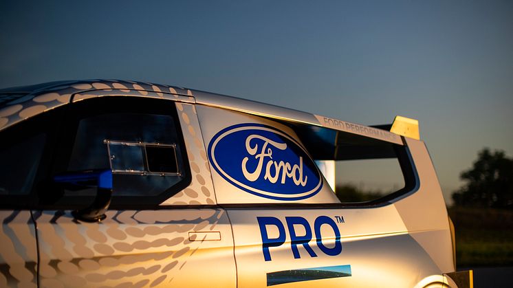Ford Pro Electric SuperVan 2022 (39)