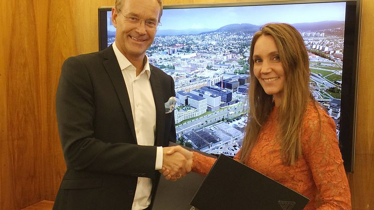 Eirik Thrygg, adm. dir. i Höegh Eiendom, og Mariann Vollan, daglig leder i Evolve.