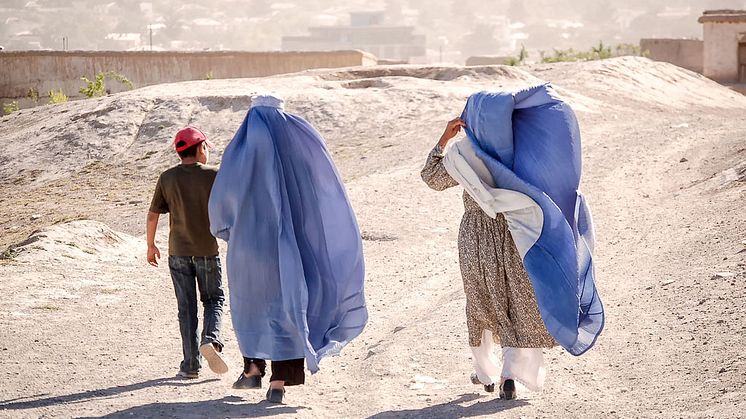 Talibanerna: Kvinnor får lämna hemmet bara när det är nödvändigt, och då ska de täcka kropp och ansikte.