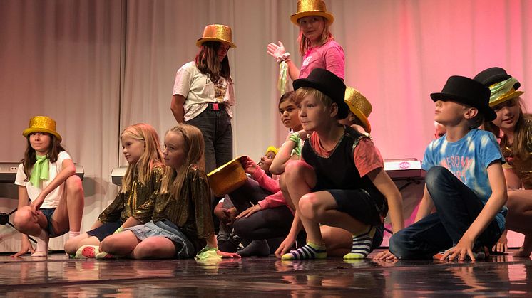 Kulturlägret erbjuder aktiviteter inom musik, teater, dans, bild och form. Foto: Musikaliska