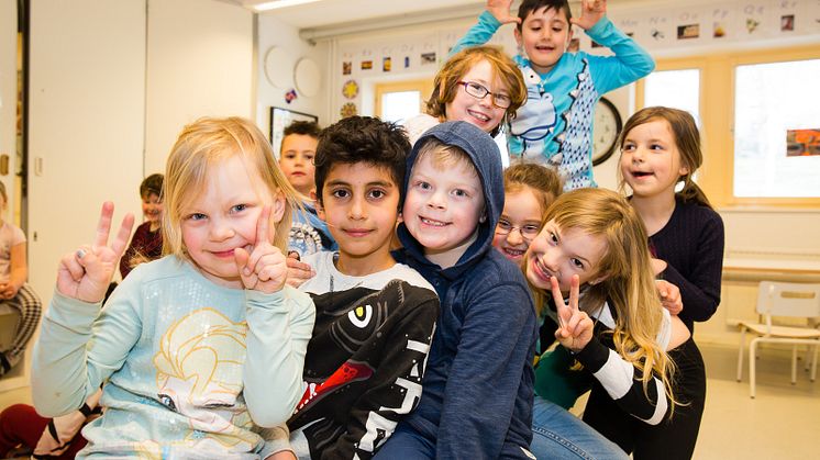 Pressinbjudan: Eleverna på Erlaskolan i Katrineholm får ekonomiskt bidrag till rymdresa