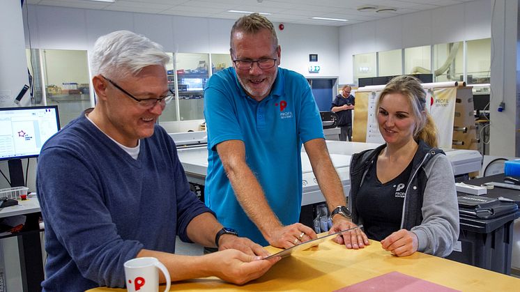 Hos Profilsenteret i Arendal er de kontinuerlig på leting etter nye produkter innenfor skilt og dekor.