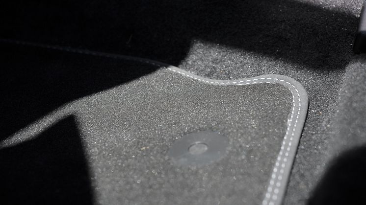 Plastikflasker forvandles til bilmåtter