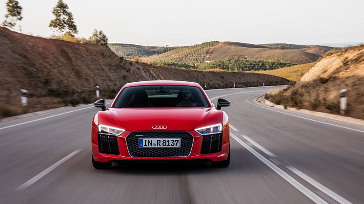 R8 Dynamite Red front