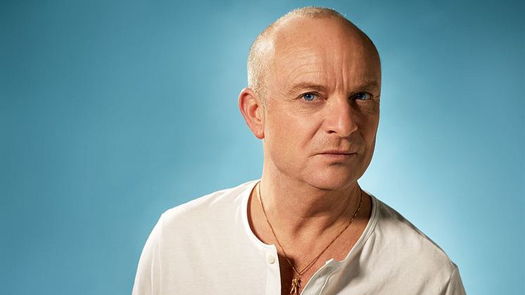 Jonas Gardell kommer till Bokmässan för att berätta mer om sin nya roman Till minne av en villkorslös kärlek.