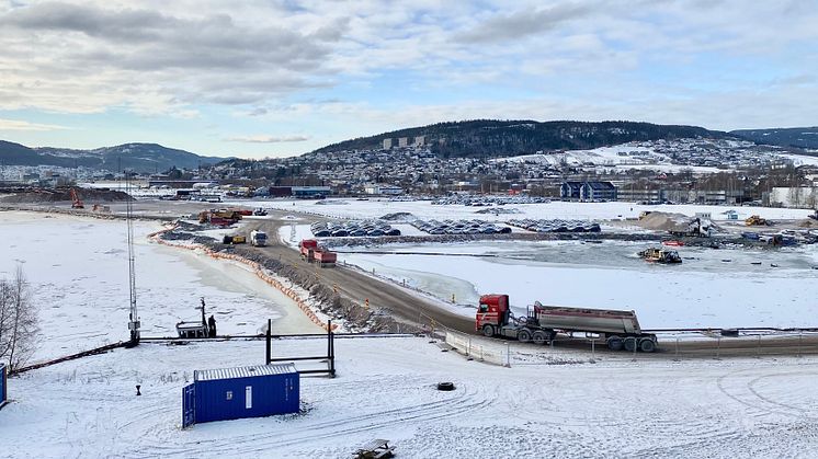 Anleggsveien viser den nye sjøfronten for Fjordbyen i Gilhusbukta.